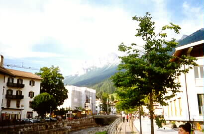 Moena