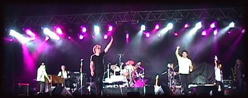 ... Group waving goodnight