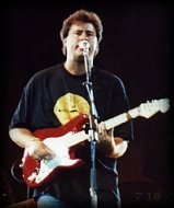 Sing to us, Vince