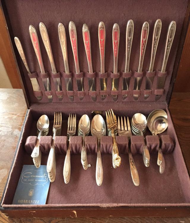 flatware set in case